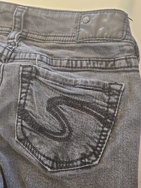 Silver Jeans Grey Skinny with Embroidered Back Pocket